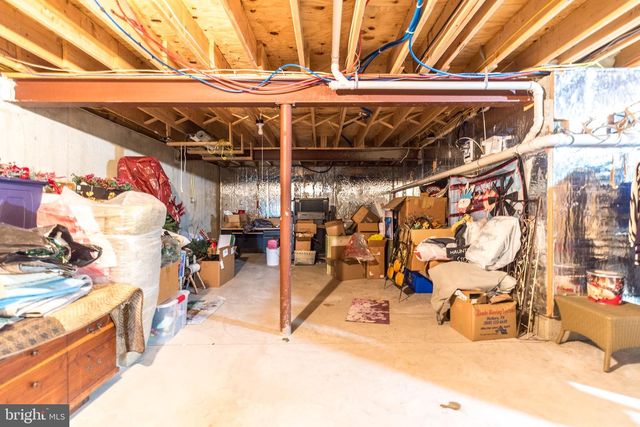 100 REAGAN DR, Sellersville, PA 18960