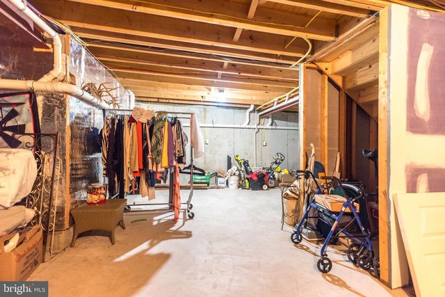 100 REAGAN DR, Sellersville, PA 18960