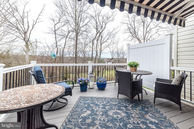 100 REAGAN DR, Sellersville, PA 18960