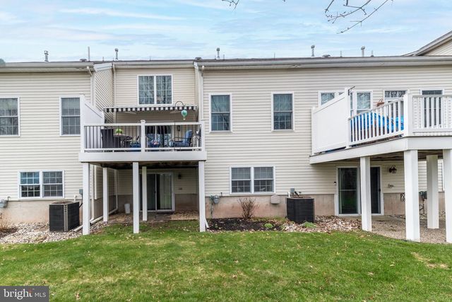 100 REAGAN DR, Sellersville, PA 18960