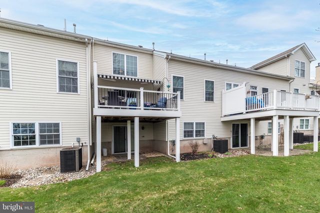 100 REAGAN DR, Sellersville, PA 18960