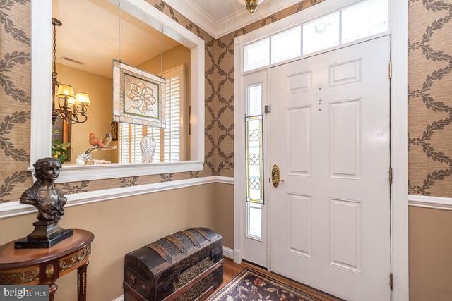 100 REAGAN DR, Sellersville, PA 18960