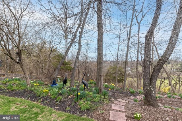 100 REAGAN DR, Sellersville, PA 18960