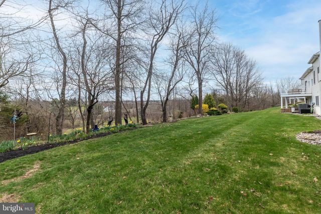 100 REAGAN DR, Sellersville, PA 18960