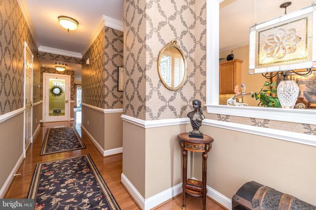 100 REAGAN DR, Sellersville, PA 18960