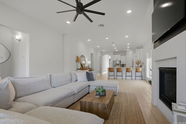 1920 Highland, Seguin, TX 78155