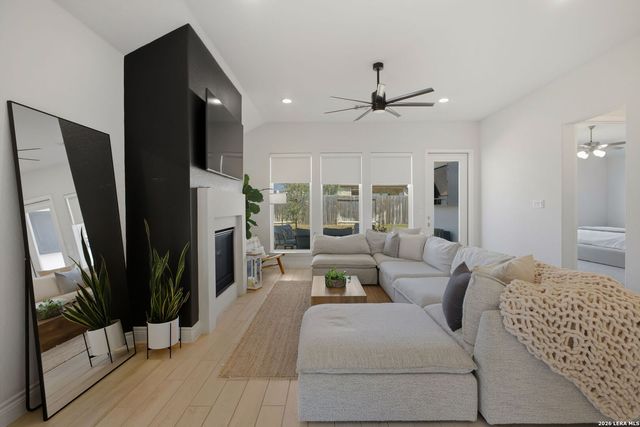 1920 Highland, Seguin, TX 78155