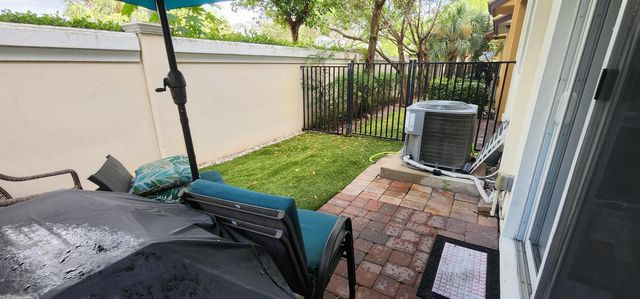 6960 Long Pine Circle, Coconut Creek, FL 33073