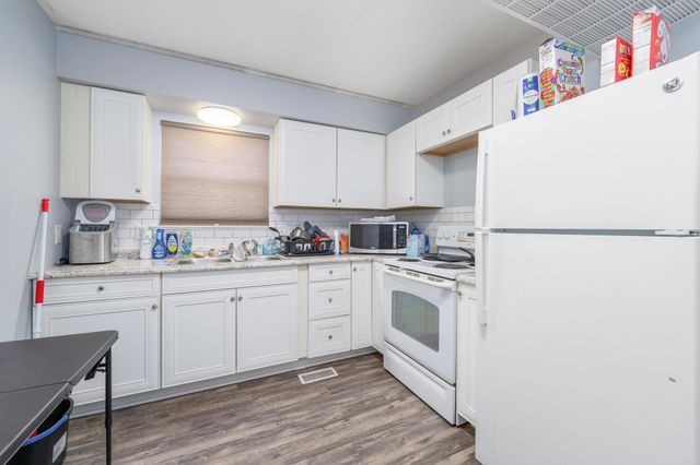 1323 S Main St, Wichita, KS 67213