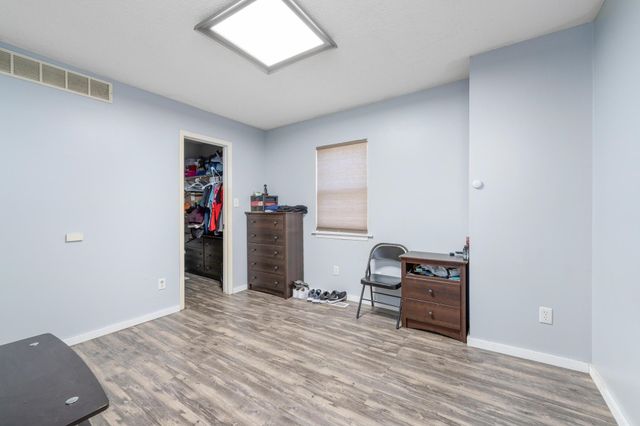 1323 S Main St, Wichita, KS 67213