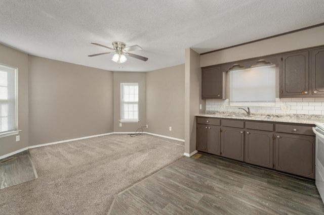 1323 S Main St, Wichita, KS 67213