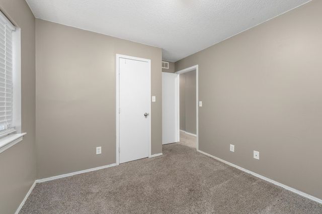 1323 S Main St, Wichita, KS 67213