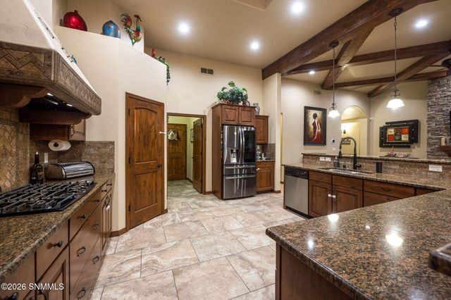 5677 Calle De Paradise, Las Cruces, NM 88011