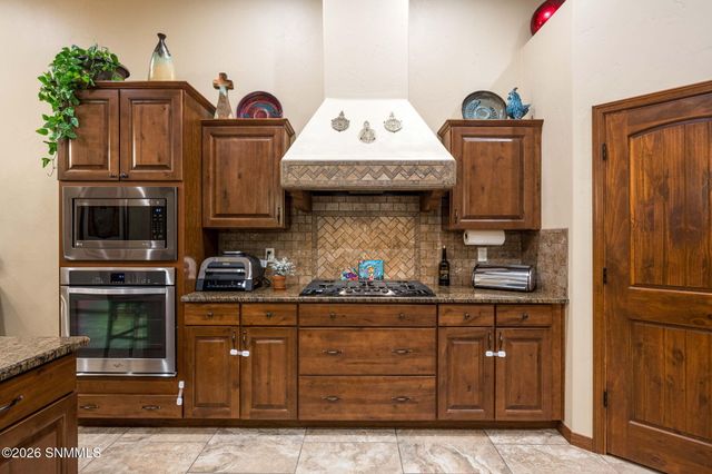 5677 Calle De Paradise, Las Cruces, NM 88011