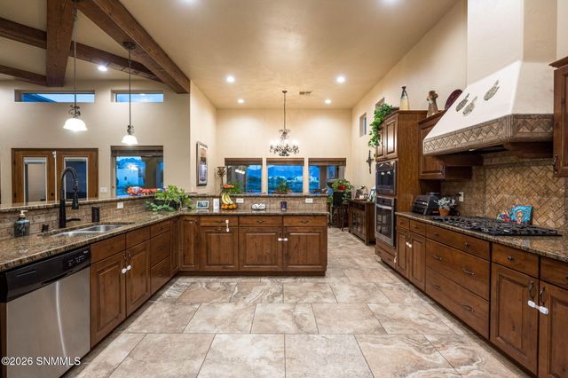 5677 Calle De Paradise, Las Cruces, NM 88011
