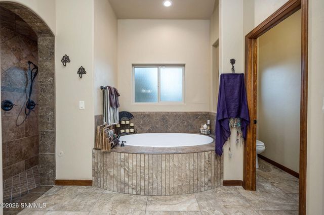 5677 Calle De Paradise, Las Cruces, NM 88011
