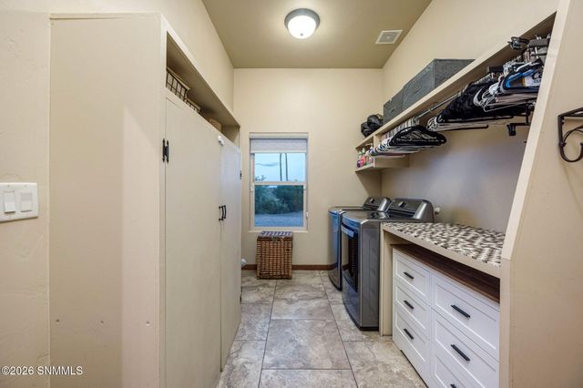 5677 Calle De Paradise, Las Cruces, NM 88011