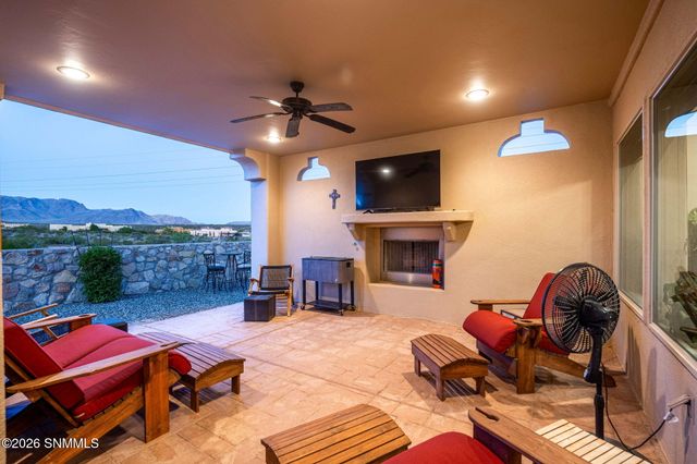 5677 Calle De Paradise, Las Cruces, NM 88011