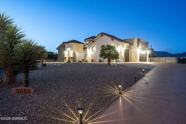 5677 Calle De Paradise, Las Cruces, NM 88011