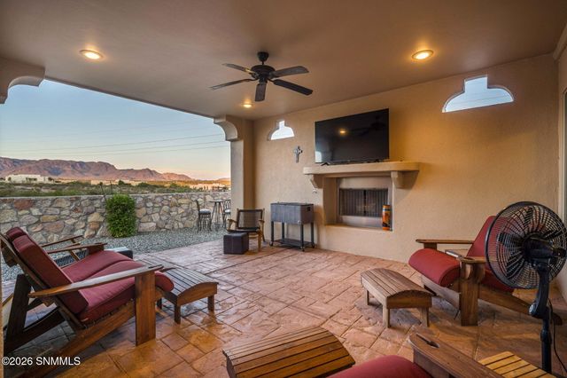 5677 Calle De Paradise, Las Cruces, NM 88011