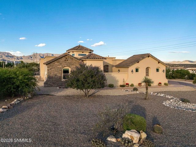 5677 Calle De Paradise, Las Cruces, NM 88011