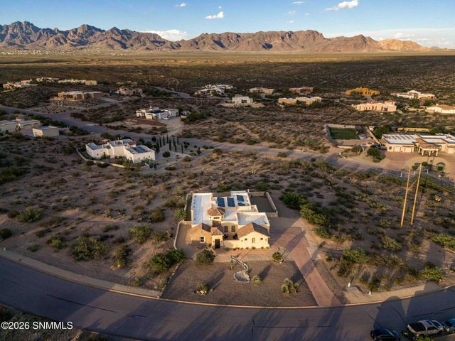 5677 Calle De Paradise, Las Cruces, NM 88011
