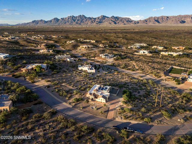 5677 Calle De Paradise, Las Cruces, NM 88011