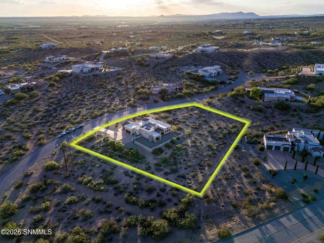 5677 Calle De Paradise, Las Cruces, NM 88011