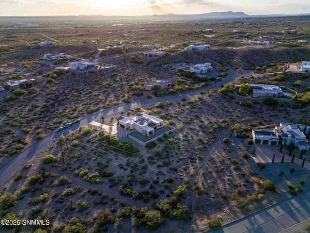 5677 Calle De Paradise, Las Cruces, NM 88011