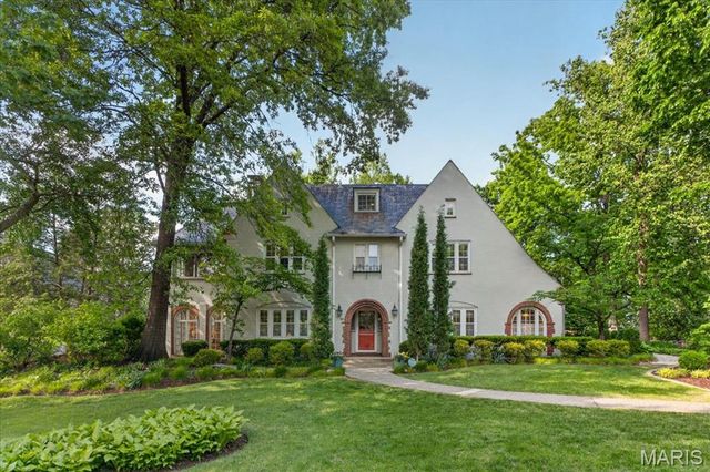 405 W Swon Avenue, Webster Groves, MO 63119
