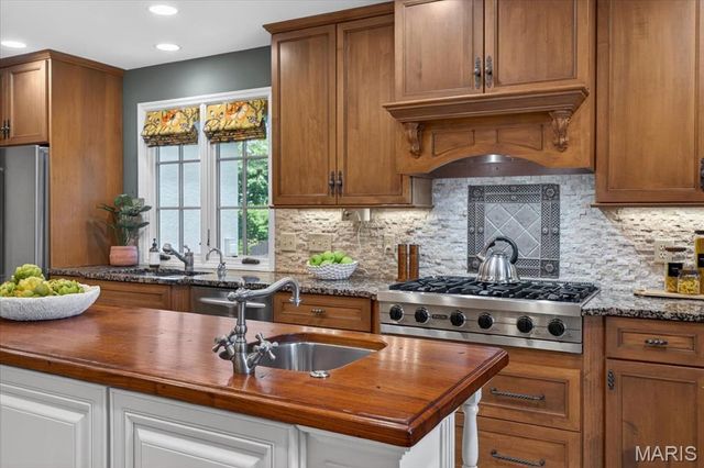 405 W Swon Avenue, Webster Groves, MO 63119