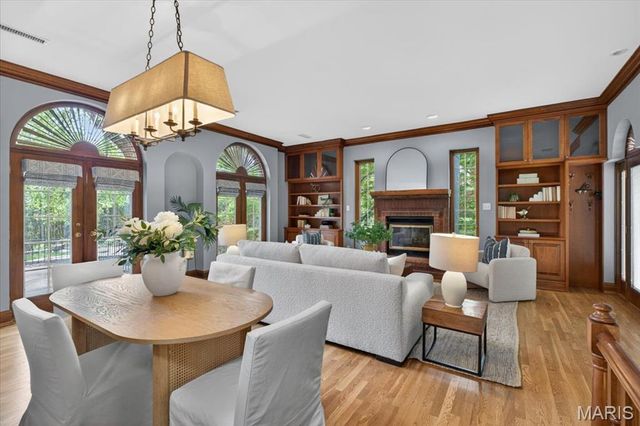 405 W Swon Avenue, Webster Groves, MO 63119