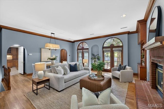 405 W Swon Avenue, Webster Groves, MO 63119