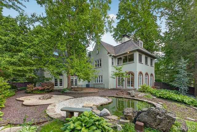 405 W Swon Avenue, Webster Groves, MO 63119