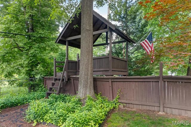 405 W Swon Avenue, Webster Groves, MO 63119