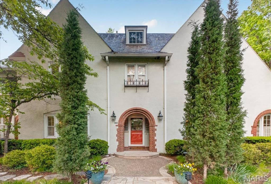 405 W Swon Avenue, Webster Groves, MO 63119
