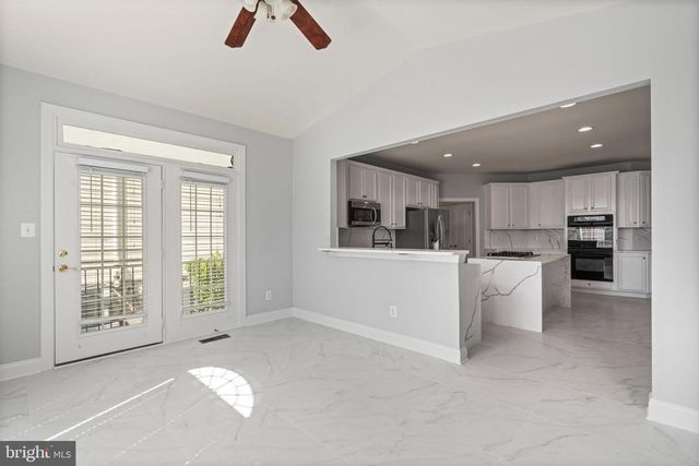 43915 KITTIWAKE DR, Leesburg, VA 20176