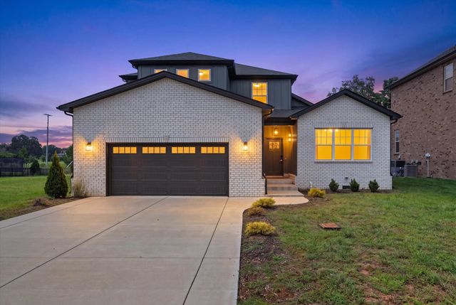 281 Bluebell Dr, Clarksville, TN 37043
