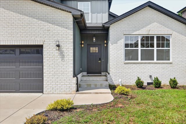 281 Bluebell Dr, Clarksville, TN 37043