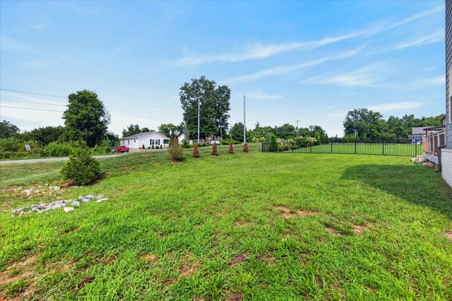 281 Bluebell Dr, Clarksville, TN 37043