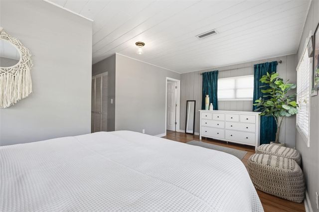 1423 E HENRY AVENUE, Tampa, FL 33604