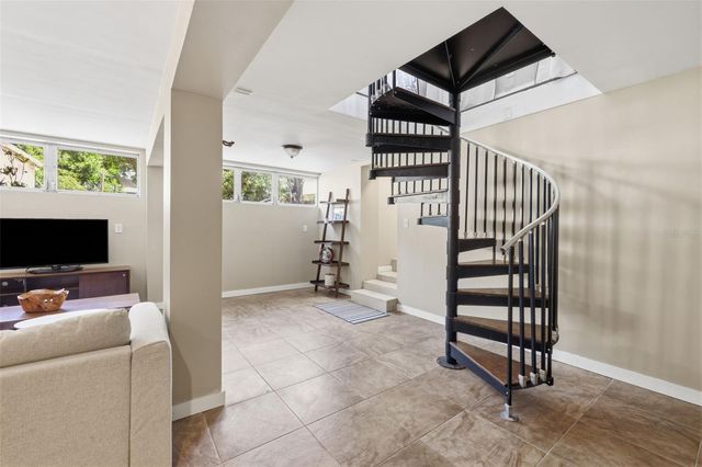1423 E HENRY AVENUE, Tampa, FL 33604
