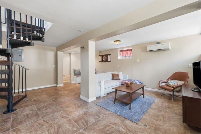 1423 E HENRY AVENUE, Tampa, FL 33604