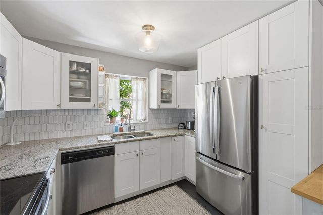 1423 E HENRY AVENUE, Tampa, FL 33604