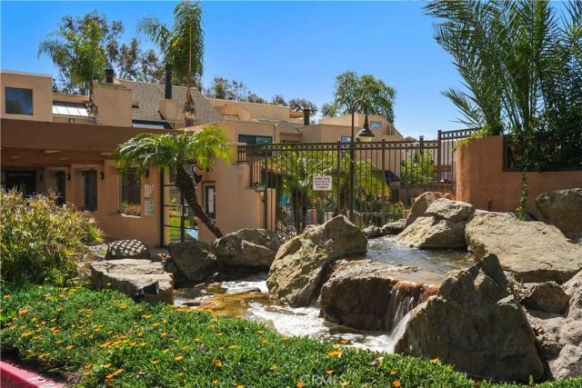 25712 Le Parc 21, Lake Forest, CA 92630