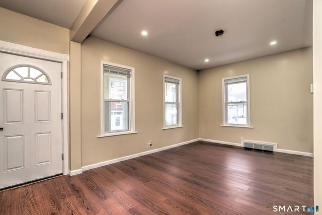 120 Smith Street, Derby, CT 06418