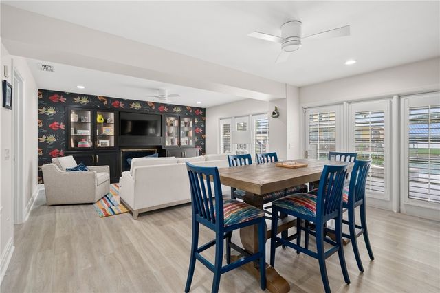 25 Luau Lane, Rockport, TX 78382