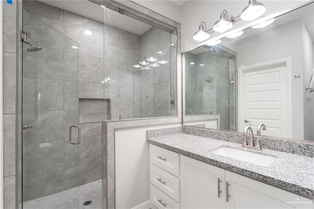 800 Falcon Drive, Rio Grande City, TX 78582