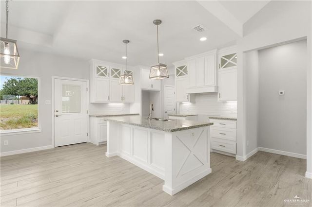 800 Falcon Drive, Rio Grande City, TX 78582