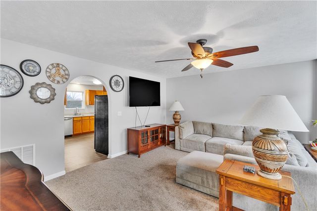 120 Cole Ct, Jackson Twp, PA 16037